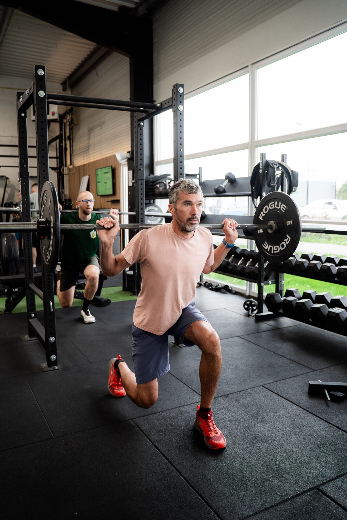 Fente avec barre pendant un cours Training à La Sphère, Caen Nord